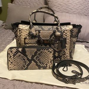 NWT Coach wallet only!! No purse!!!